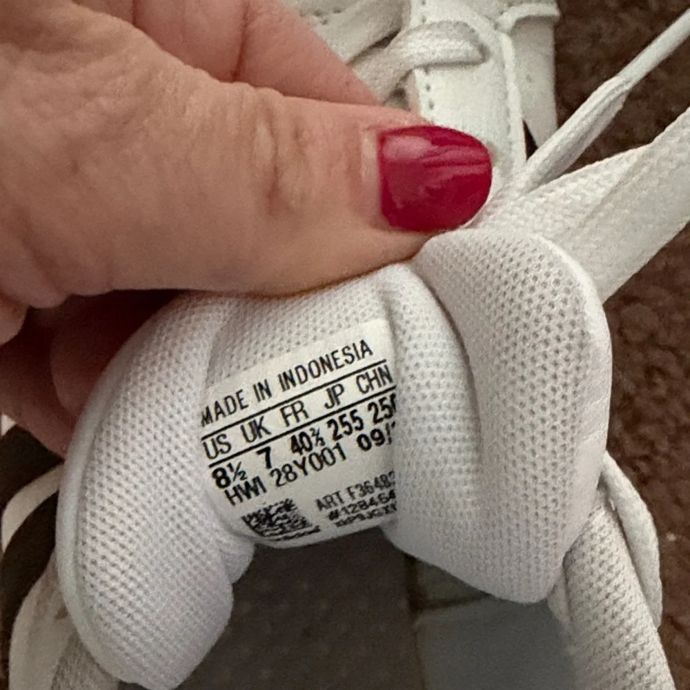 Adidas Cloudfoam White and Black Shoes - Picture 3 of 3